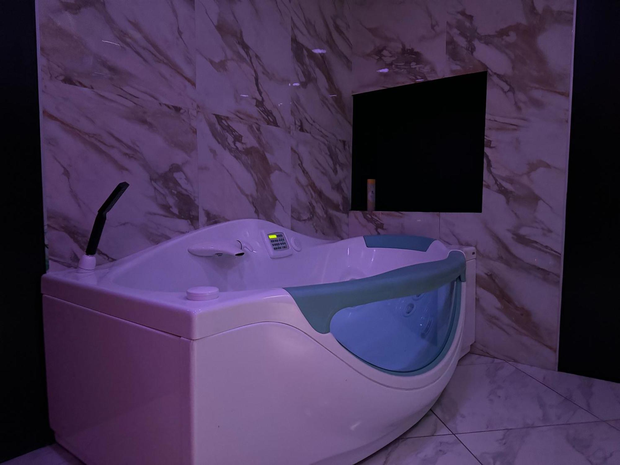 Maison Appartement Triplex Avec Jacuzzi Et Sauna サン・テティエンヌ エクステリア 写真